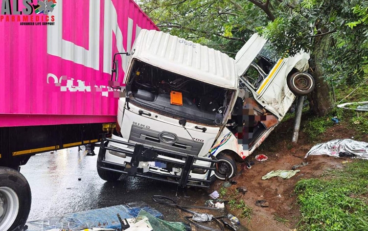 Dolmuş, kamyonla çarpıştı: 11 ölü, 7 ağır yaralı