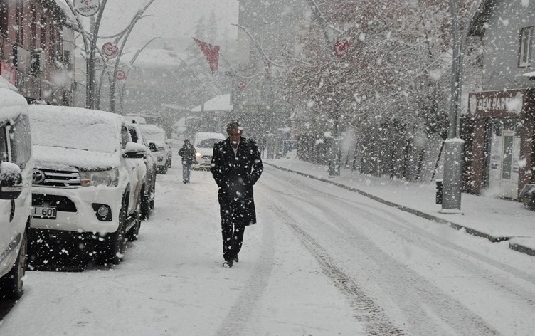 Meteorolojiden çok sayıda il için 'sarı' ve 'turuncu' kodlu uyarı