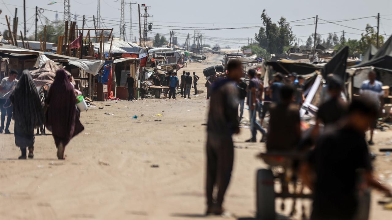 Katil İsrail, Refah Sınır Kapısı'ndan yalnızca 12 Filistinlinin Gazze'ye dönüşüne izin verdi