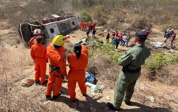 Brezilya’da otobüs kazası: 16 ölü, 44 yaralı