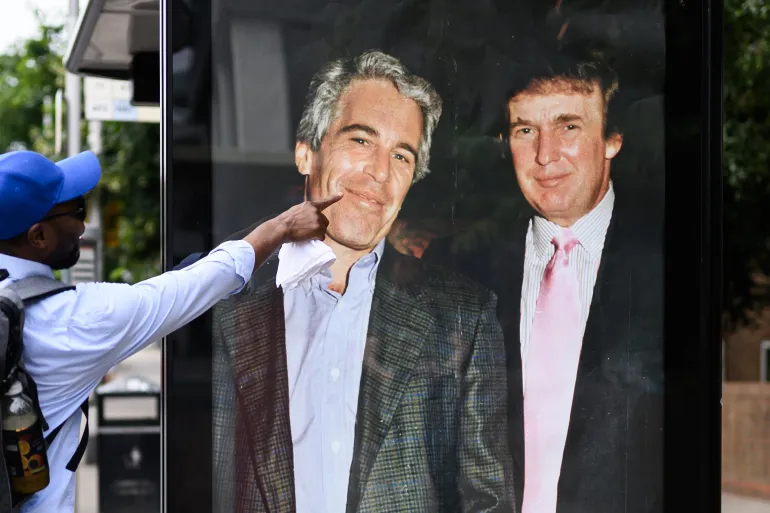Epstein dosyaları yayımlandı: Trump’ın adı binden fazla belgede geçiyor