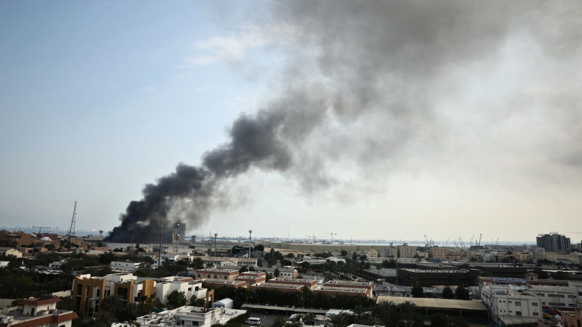 İran: Hayfa, Tel Aviv ve Kuveyt’teki ABD üsleri hedef alındı