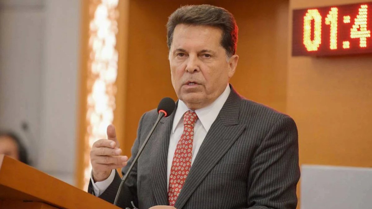 Ahmet Özer, Esenyurt Belediyesi’nin kayyum yönetimine açtığı davayı kazandı