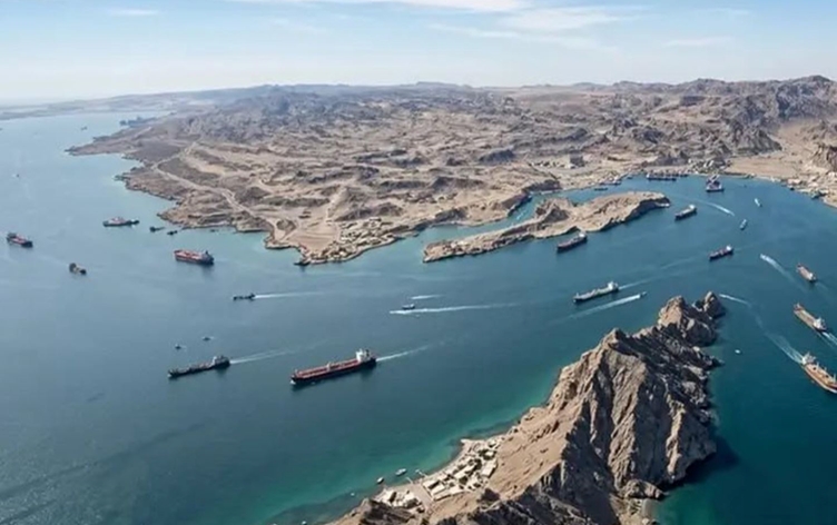 İran Hürmüz mesajını yineledi: 'Saldırılara katılmayan gemilere geçiş serbest'