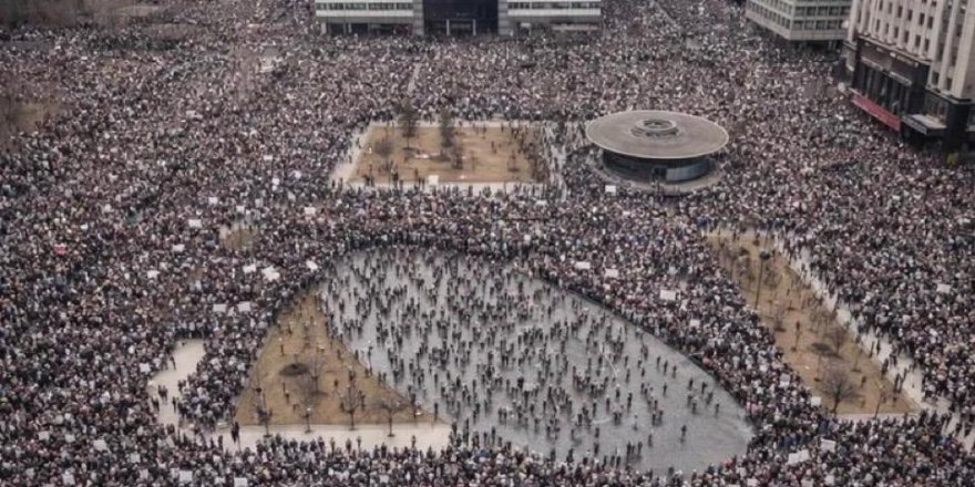 ABD'de 'Krallara Hayır' protestoları Savaşa Hayır protestolarına döndü