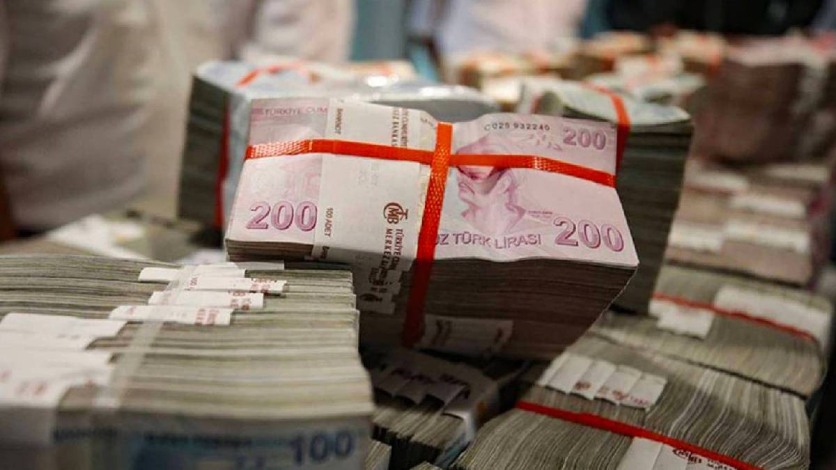 Cari açık şubatta 7,5 milyar dolar oldu