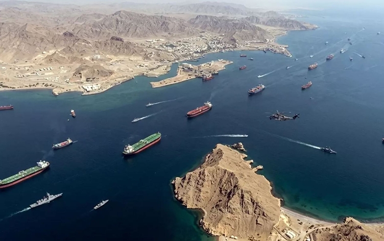 İran Hürmüz Boğazı'nda geçiş için yeni şartlar belirledi