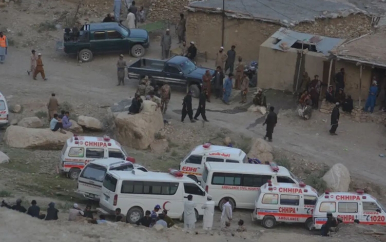 Pakistan'da silahlı saldırı: Biri Türkiye vatandaşı en az 9 kişi hayatın kaybetti