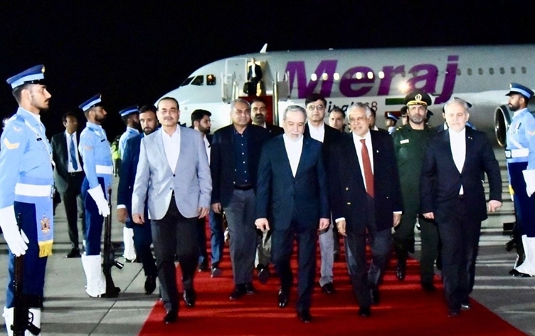 Pakistanlı yetkili: ABD ve İran heyetleri pazar günü yüz yüze görüşebilir