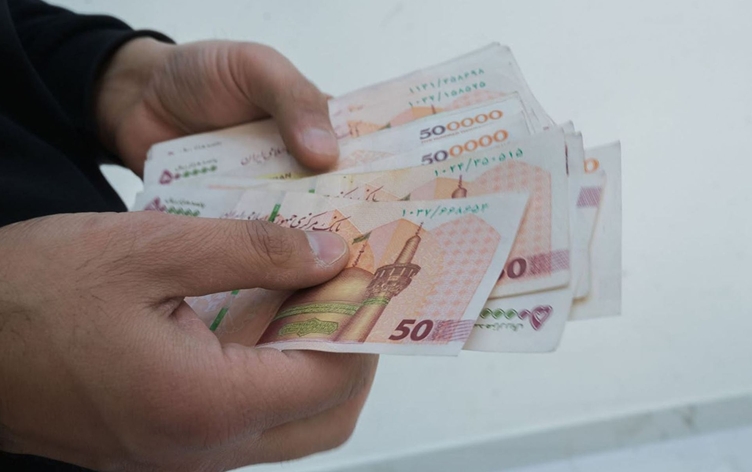 İran riyalinde tarihi değer kaybı: 1 dolar 180 bin riyala dayandı