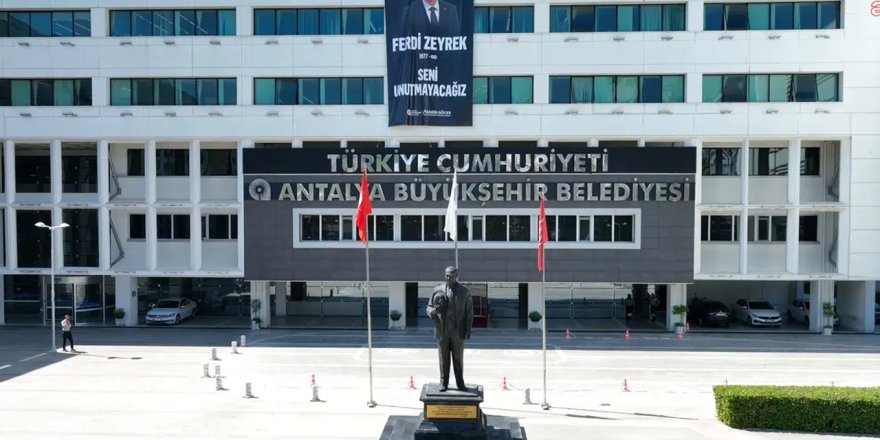 Antalya Büyükşehir Belediyesi'ne operasyon: 25 gözaltı