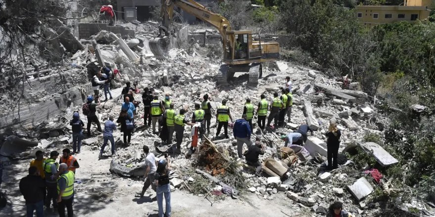 Siyonist teröristler Lübnan'da sağlık merkezini vurdu