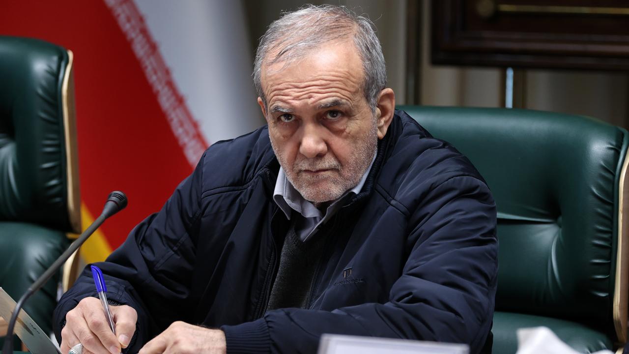 Pezeşkiyan: Ne savaş ne barış durumundan çıkmalıyız