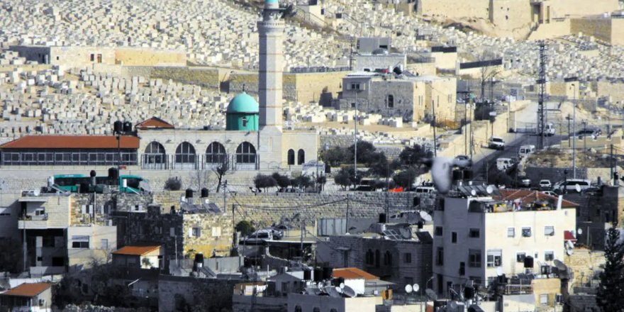 Siyonist teröristler Kudüs'te ezan sesini yasaklıyor!
