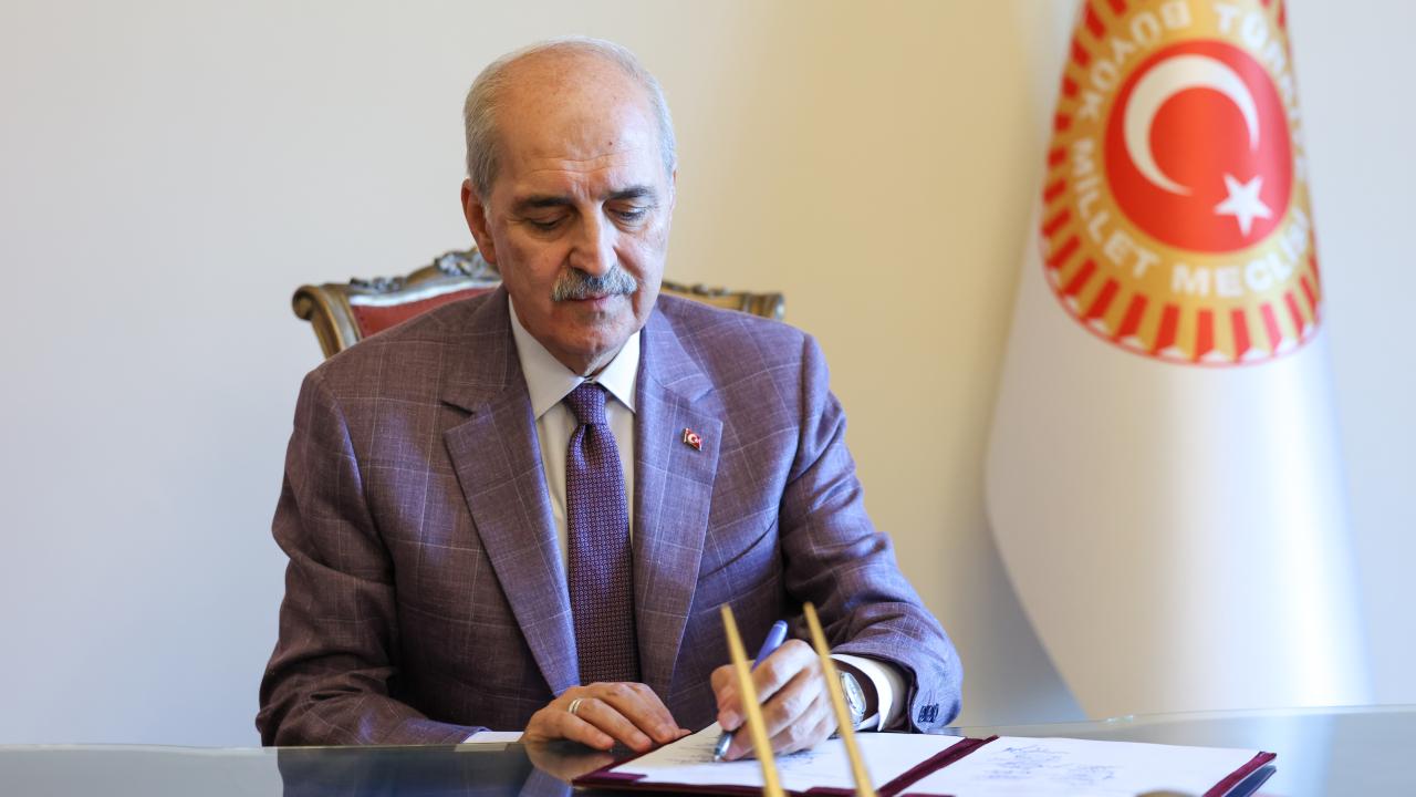 TBMM Başkanı Kurtulmuş "çerçeve yasayı" imzaladı