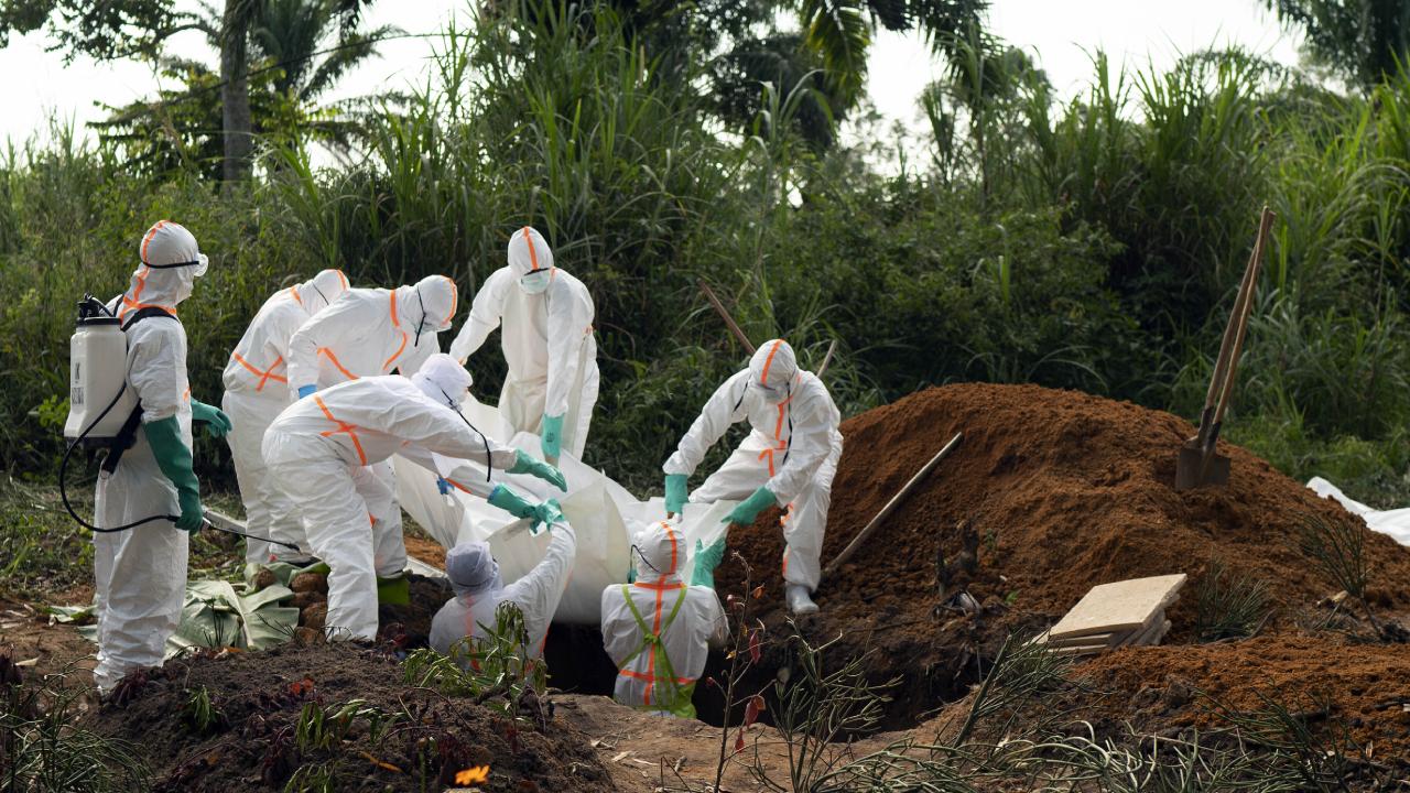 Ebola salgınında can kaybı 2 bini aştı