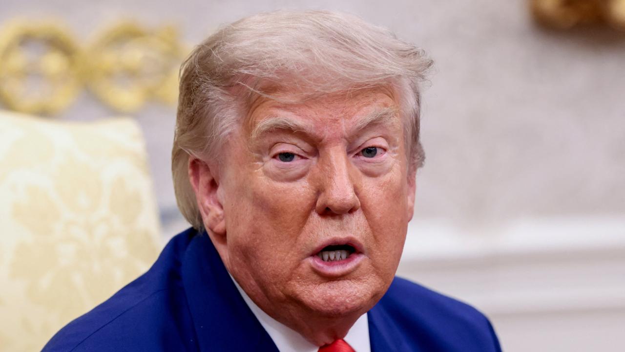 Trump'tan Umman'a tehdit: ‘Önümüze çıkarsa fena halde bombalarız’