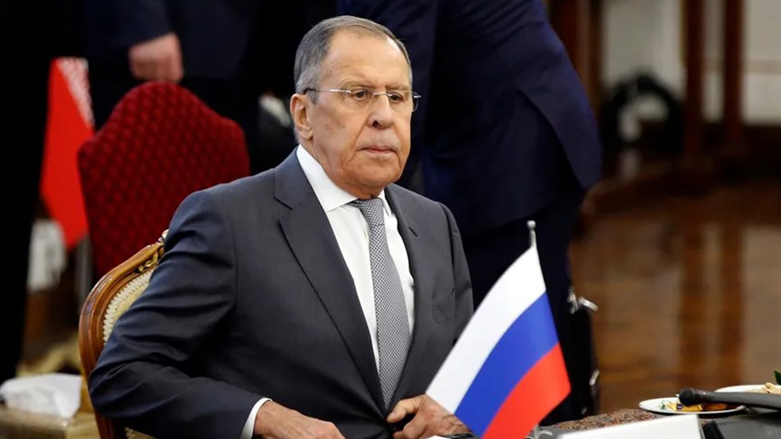Lavrov: NATO ve AB, Ukrayna'ya askeri yardımların sorumluluğundan kaçamaz