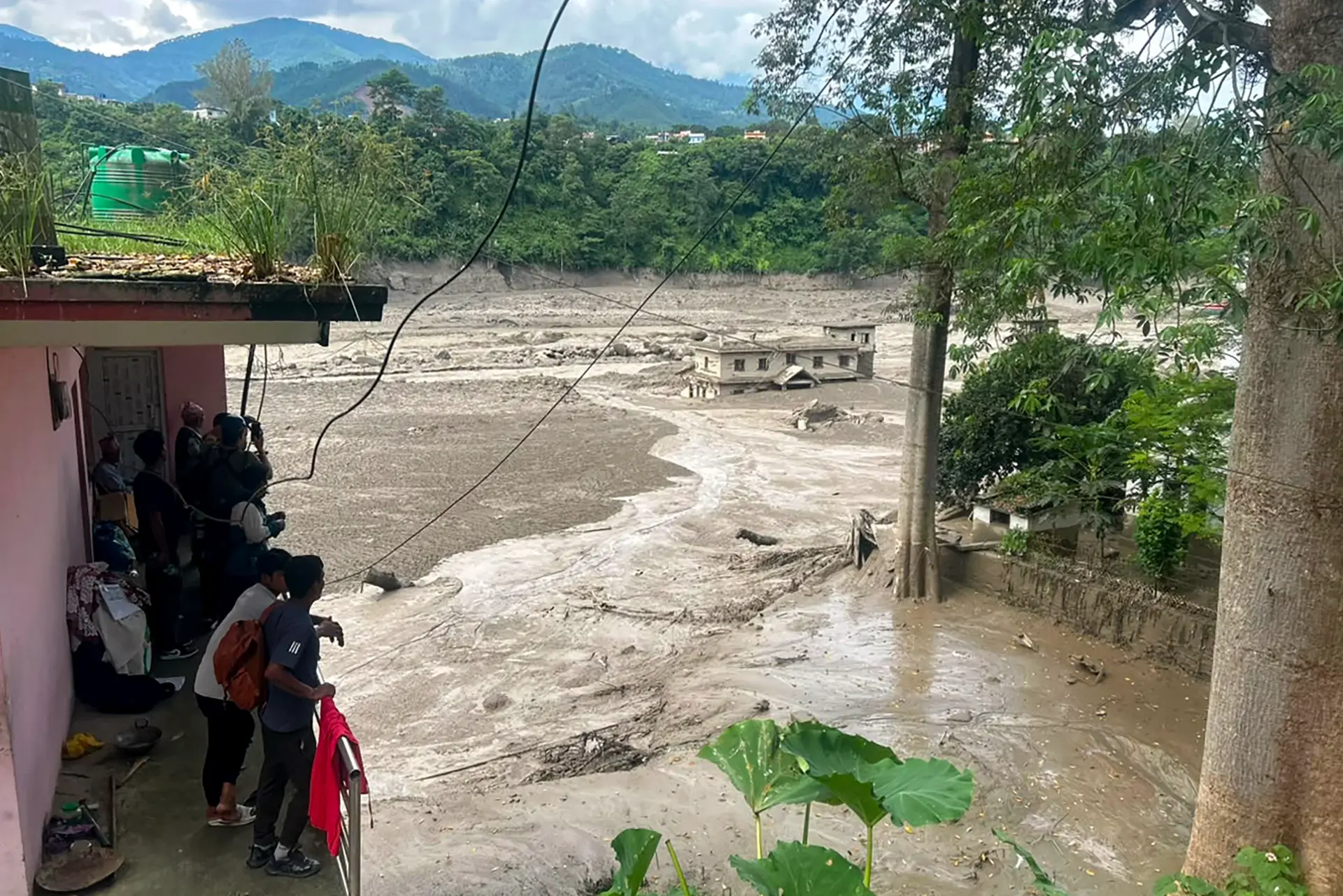 Nepal'deki sel felaketi:157 ölü, yüzlerce kişi kayıp