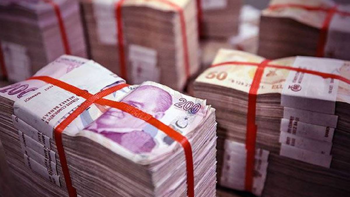 Bütçe ağustosta 12,9 milyar TL fazla verdi