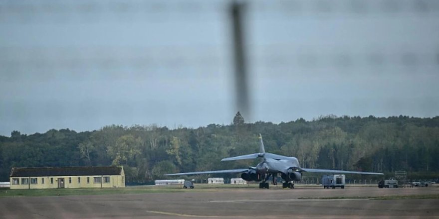 Haydut ABD, İngiltere’deki Üssü’nden bombardıman uçaklarını çekti