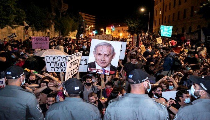 Binlerce İsrailli Netanyahu'yu Protesto İçin Yine Sokakları Doldurdu