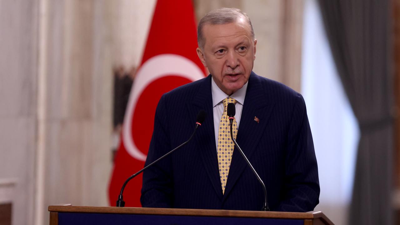 Erdoğan: Öğretmenlerimize yönelik şiddete ilişkin düzenleme yapacağız