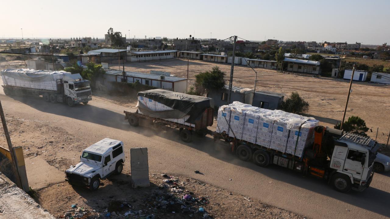 Siyonist İsrail sınır kapılarını kapattı: 3 bin yardım tırı dışarıda kaldı