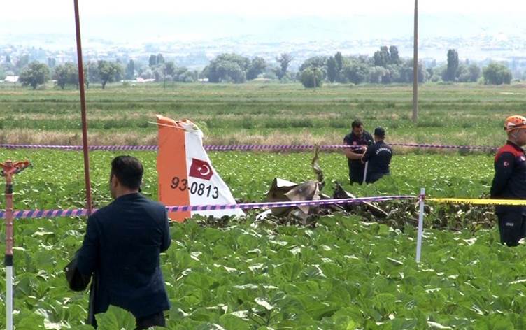 Kayseri'de eğitim uçağı düştü: Pilotlar yaşamını yitirdi