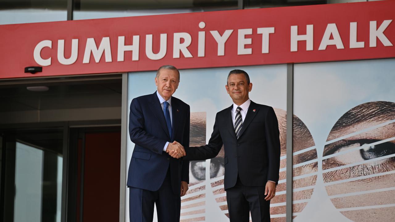 Cumhurbaşkanı Erdoğan 18 yıl sonra CHP genel merkezini ziyaret etti