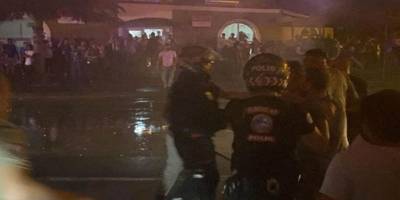 Taciz iddiası Kayseri'de infial yarattı: İş yerleri ateşe verildi, araçlar ters çevrildi