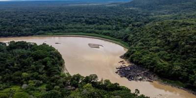 Peru'daki Amazon ormanlarında temas kurulmamış kabile görüntülendi