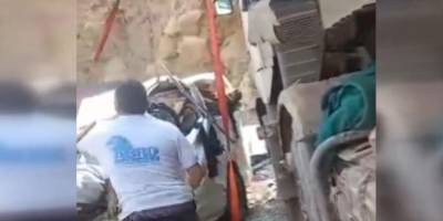 Yemen’de yolcu otobüsü devrildi: 16 ölü