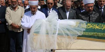 Cansız bedeni bulunan Narin Güran katledildiği yerde toprağa verildi