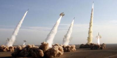 İran, İsrail'i 400 Füzeyle Vurdu