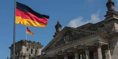 Alman hükümetinden vatandaşlarına 'İran'ı terk edin' çağrısı