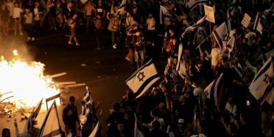 Ebedi savaş, işgal ve diktatörlük