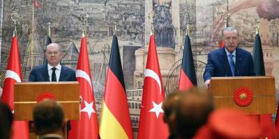 "Batı zil takıp oynuyor"