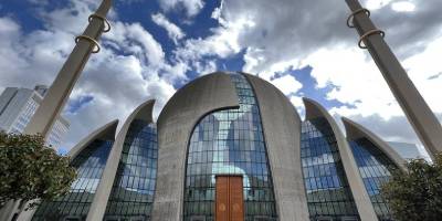 Almanya'ın Köln Şehrinde ezana izin