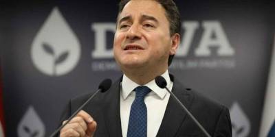 Babacan: Gençleri tutuklamak Gazze için ses çıkaranlara gözdağı vermektir