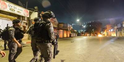 İşgalci İsrail Ordusu, Filistinlilere Ait Çok Sayıda Dükkanı Yıktı