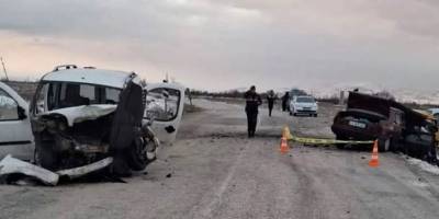 Zincirleme kaza: 2 kişi öldü, 1 kişi yaralandı
