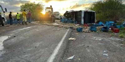 Otobüsle kamyonun çarpışması sonucu 12 öğrenci öldü