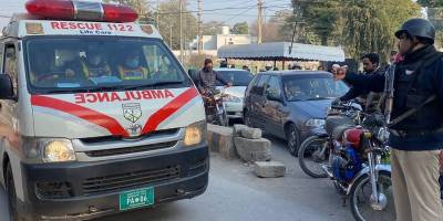 Pakistan'da askeri tesise intihar saldırıları düzenlendi