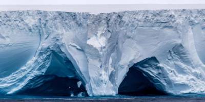 Dünyanın en büyük buzdağı karaya oturdu