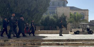 İşgalci İsrailliler Mescid-i Aksa'ya baskın düzenledi