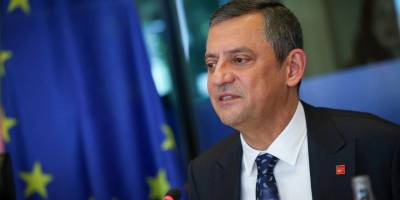 "Barış umudunun bir kez daha siyasi çıkarlar uğruna heba edilmesine karşı biz buradayız"