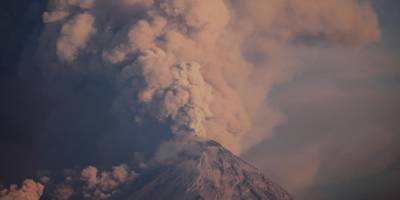 Guatemala'daki Fuego Yanardağı patladı