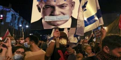 Tel Aviv’de On binler Netanyahu İstifa Diye Bağırdı