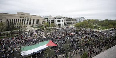 Washington'da binlerce kişi Filistin'e destek için toplandı